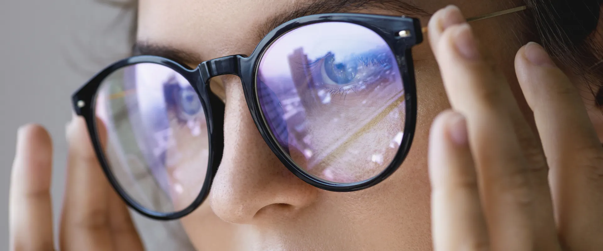 Girl wearing round eyeglasses